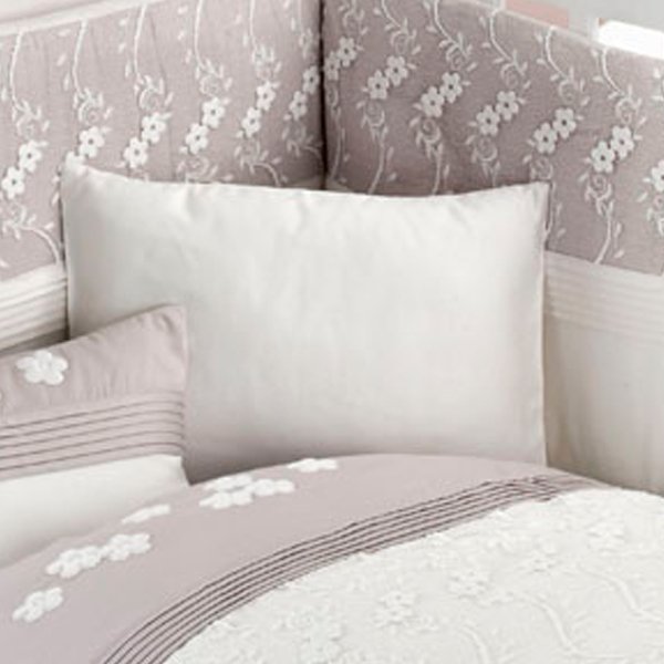 Комплект постельного белья и спальных принадлежностей из 6 предметов серии Elegante  